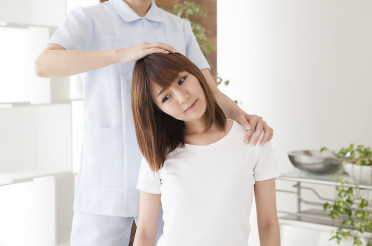 首の施術